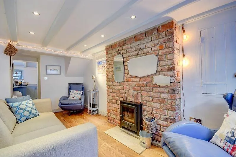 Johnny Reb Cottage In The Heart Of Staithes 0*,